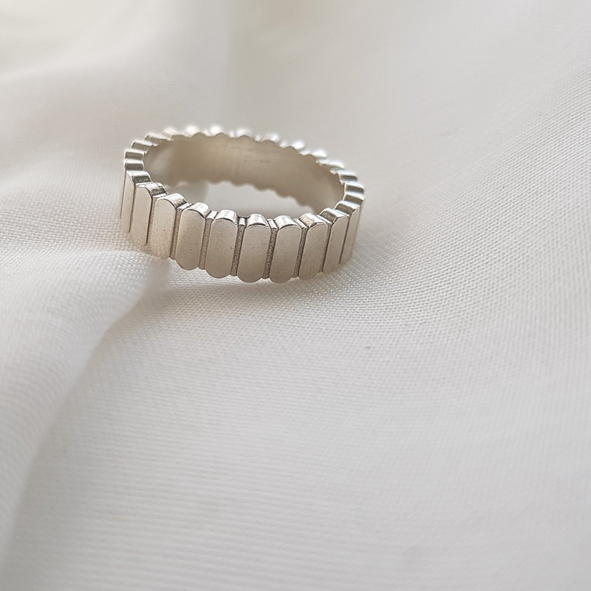 Emerald Sterling Silver Ring (Design A6) | GemPundit