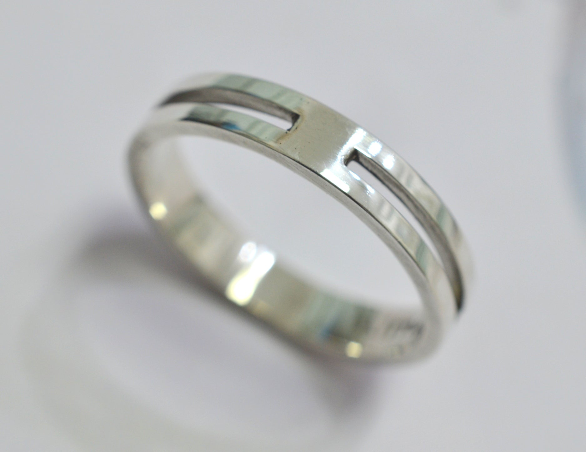 Rajwadi Polish Finger Ring Round Design Online – Hayagi